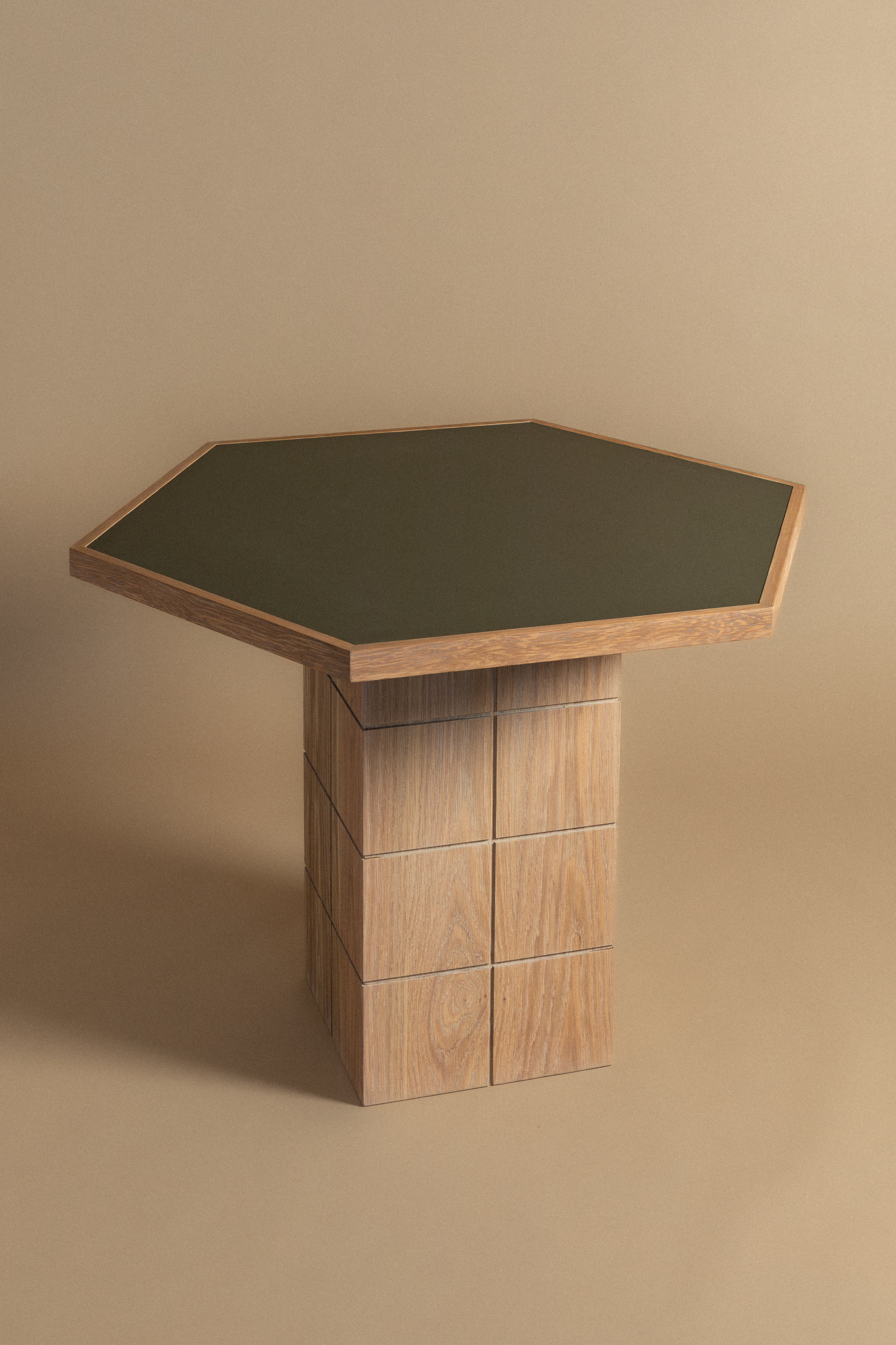 Large Favo Table in Oak with Olive Laminate