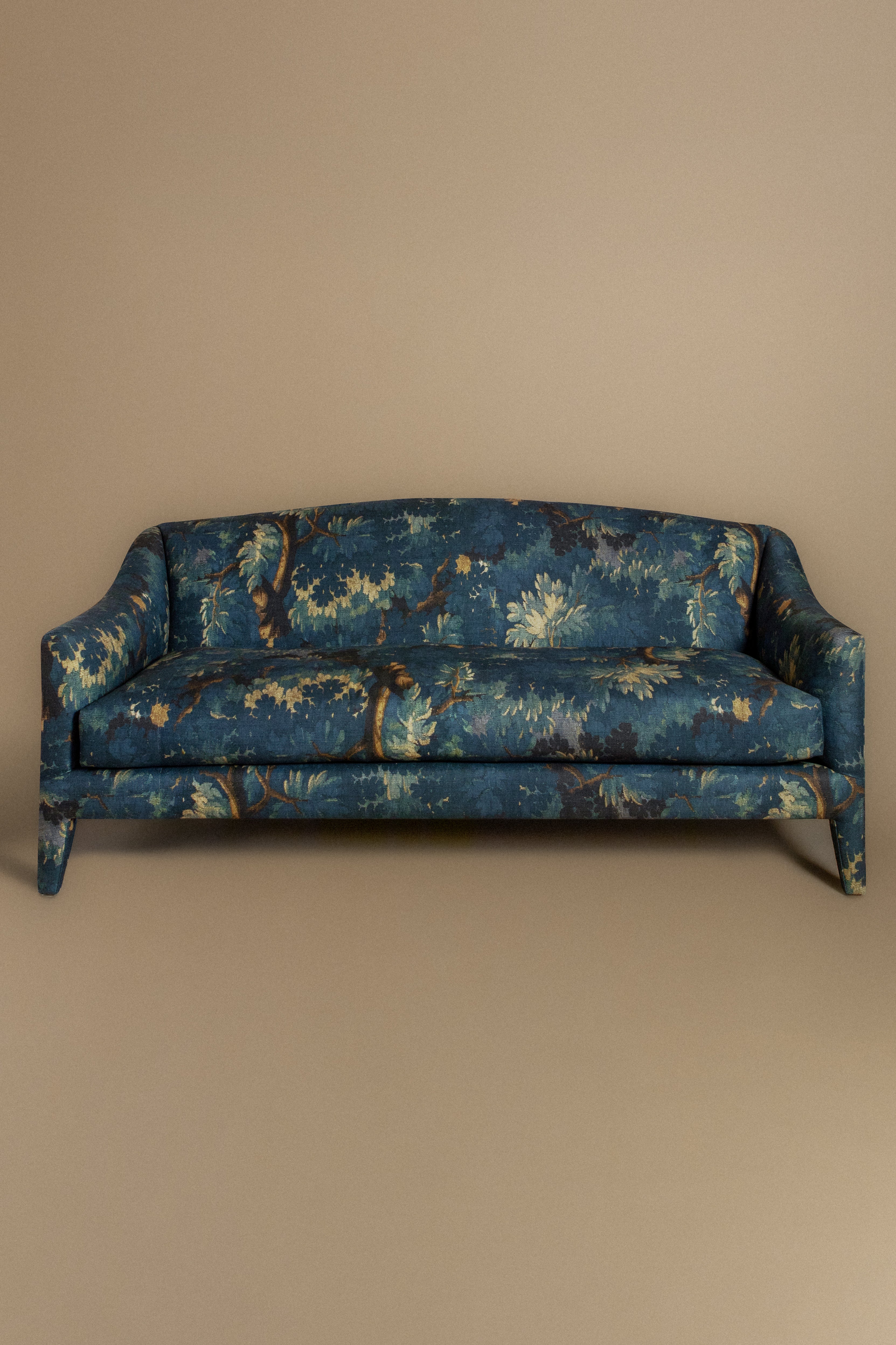 Lark Sofa in Bleu Nuit