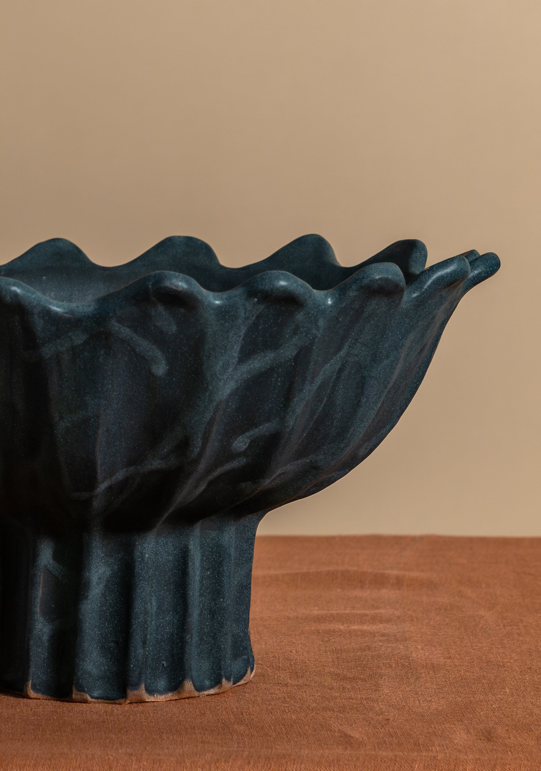 Contour Pedestal Bowl