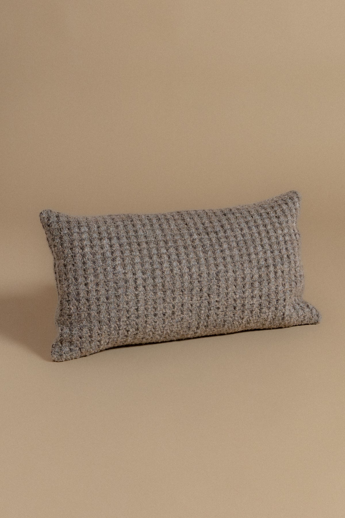 Tova Lumbar Pebble Wool